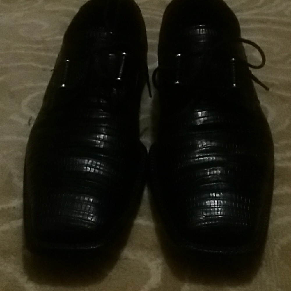 Dress shoes
